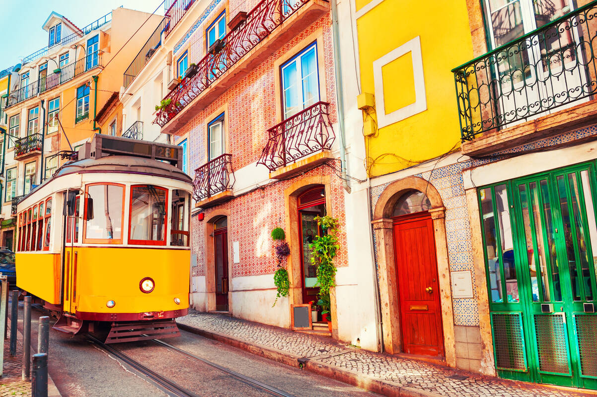 Lissabon, Portugal - Dansk kundekonsulent til Lissabon
